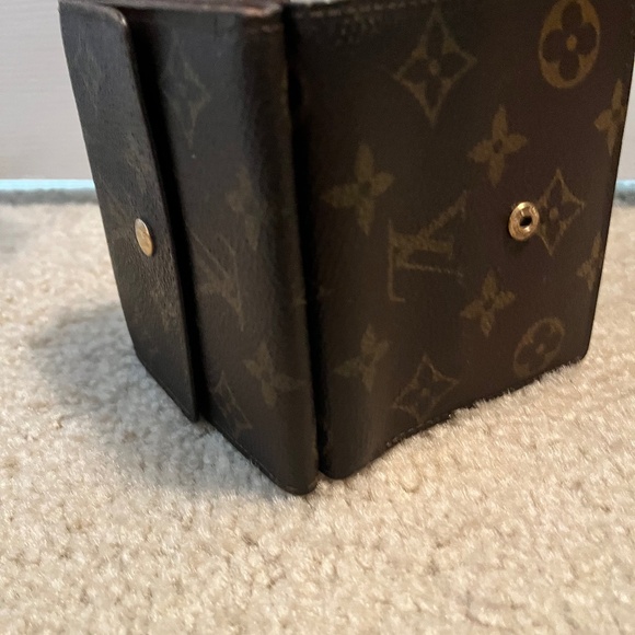 Louis Vuitton wallet with coin purse - Picture 1 of 2